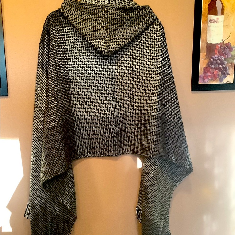 Apt.9 Pashmina - Picture 2 of 2